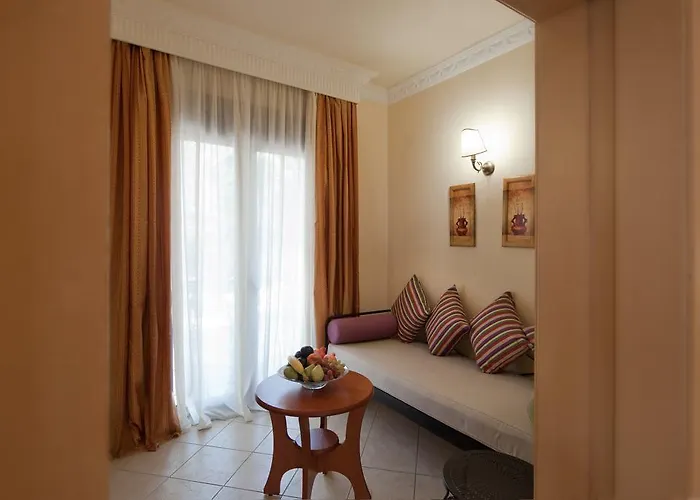 Seydnaya & Néos Marmarás