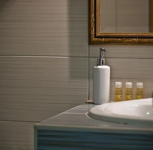 Seydnaya & Néos Marmarás