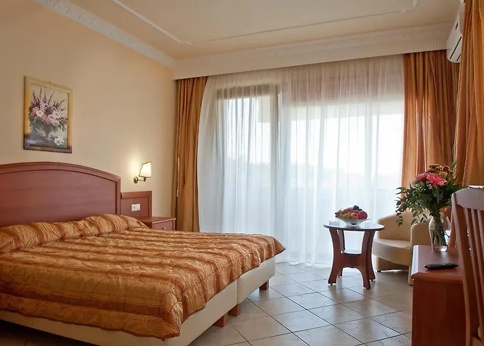 Seydnaya & Néos Marmarás