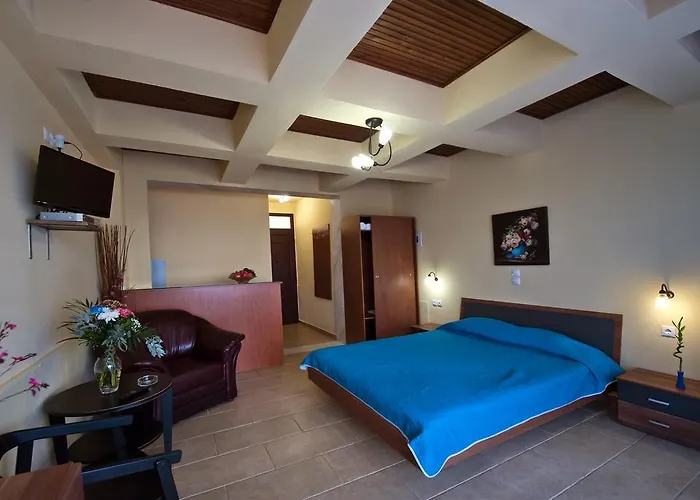 Seydnaya & Néos Marmarás