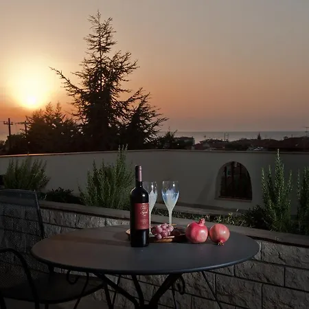 Apartament Seydnaya & Neos Marmaras